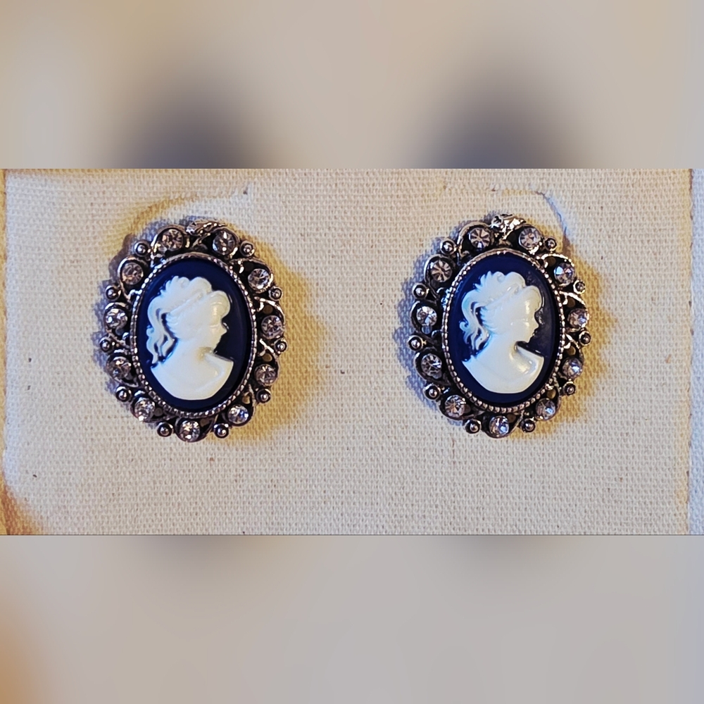 Vintage Style Cameo Earrings with Beautiful Set In Rhinestones Navy/White